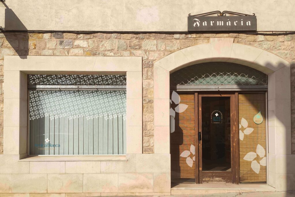 façana-farmacia-rural-arnica-blanca-fatarella-terraalta